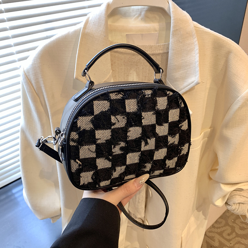 Colorful Rendering For Women In Spring 2025 New New Free Delivery Designer Bag Trendy Fashionable Crossbody Small Round Bag Versatile And Stylish Nich