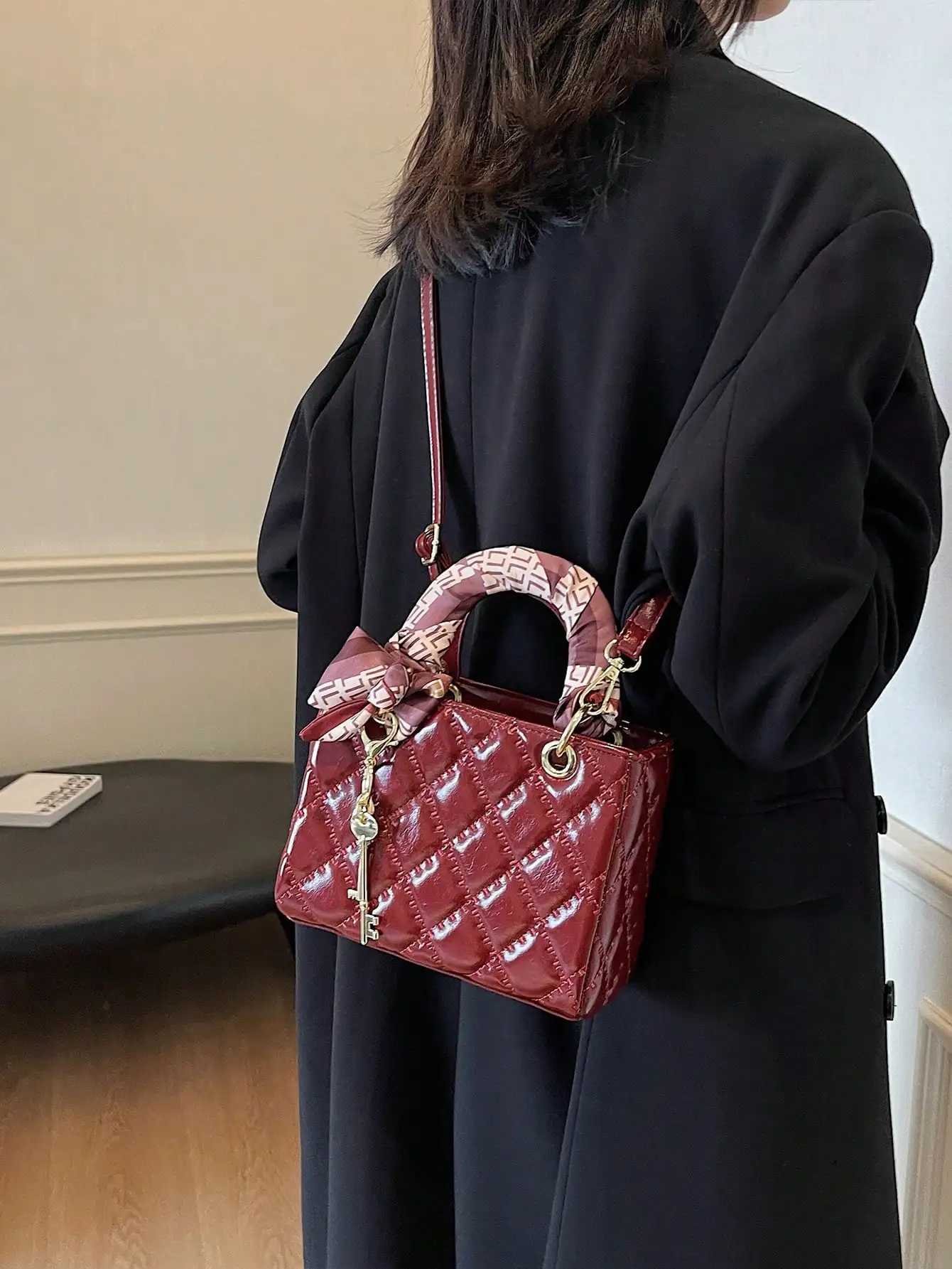 Small And Niche High-End Lurxury Handbag For Wen 2024 Fiable New Diamd Grid Handbag Single Shoder Crossbody Bag Z250516