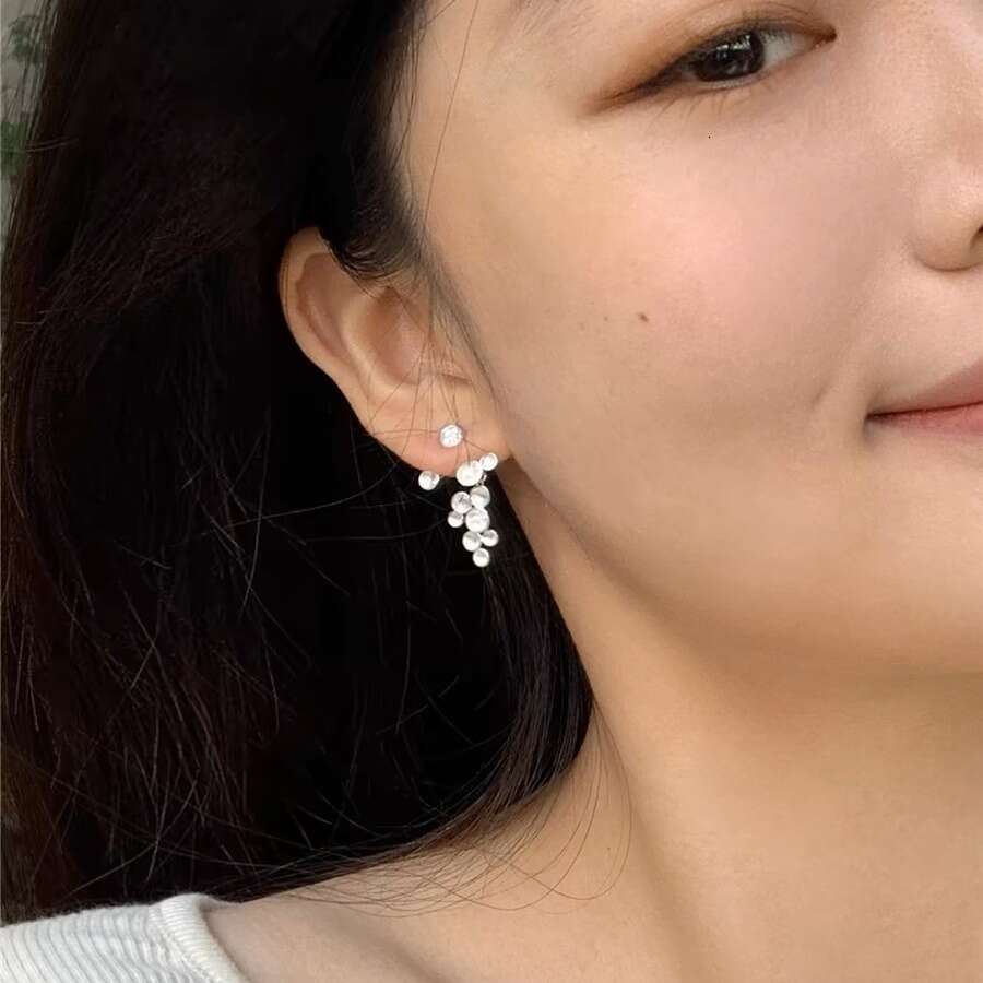 Niche Star studded Dia Light Starry Sky Elegant Premium Earrings Women's Accessories