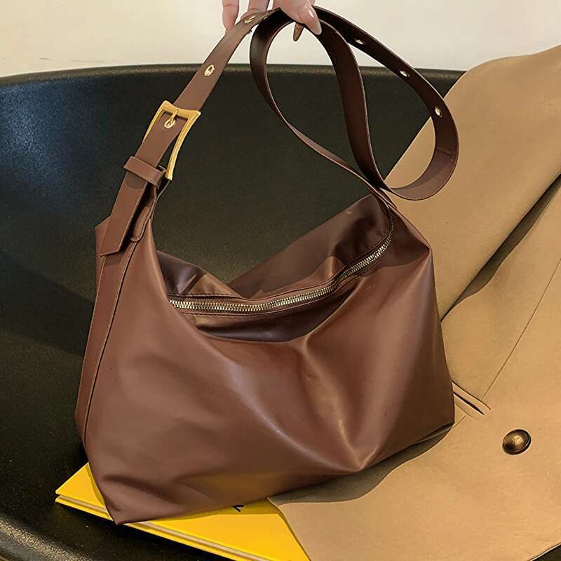 Large Capacity Shoulder PU Leather Messenger Commuting Casual Use Underarm Trendy Bag Totes Handbag