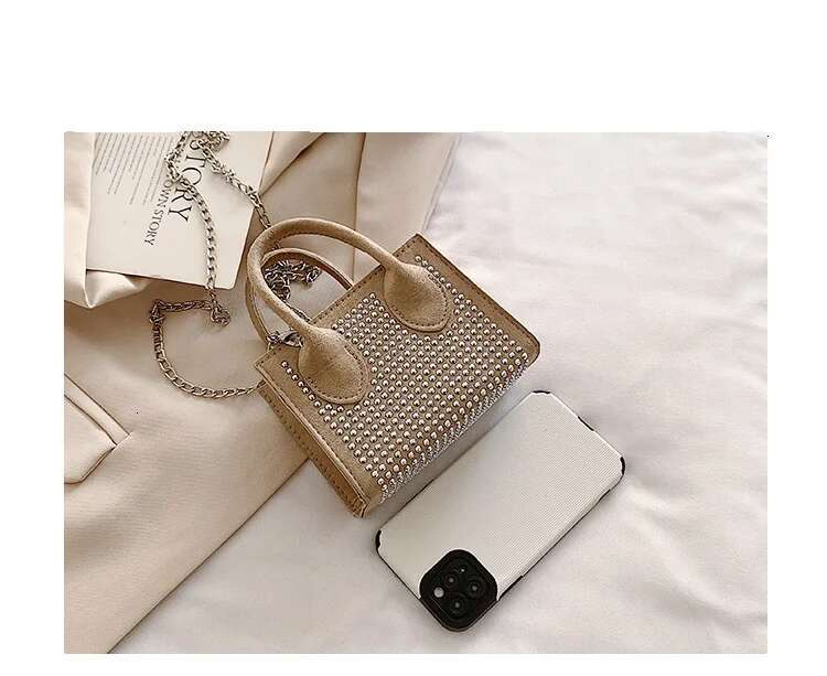 Top brand high-quality new products free delivery designer bags rivets winter killers fashionable handheld women's shoulder bags slanted small sq