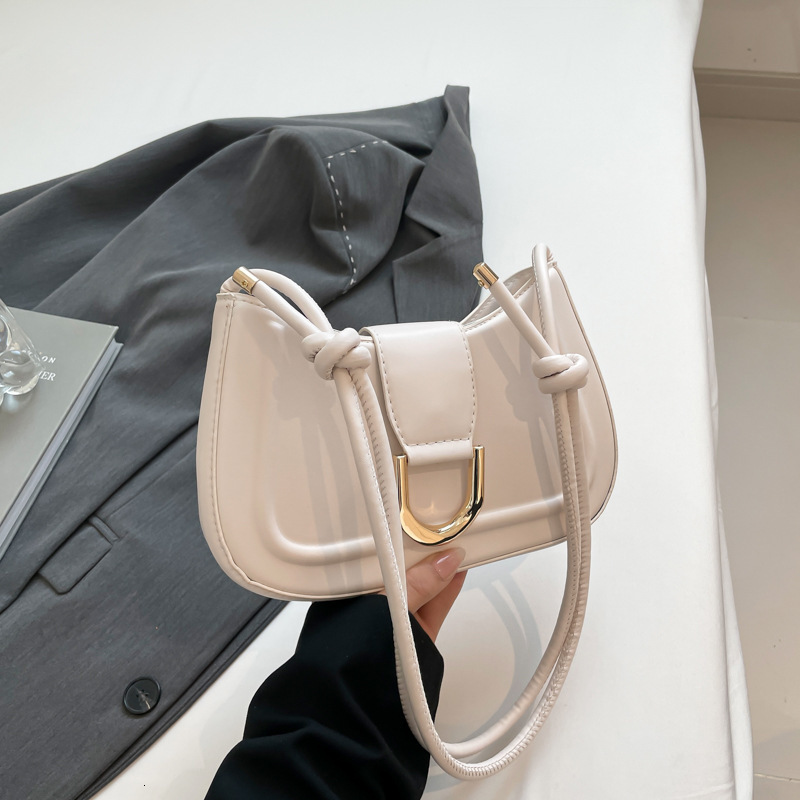 Versatile For Women In Spring And Summer New Free Delivery Designer Bag Luxury Bag New Crescent Shaped Saddle Highend Chain Shoulder Bag Fashionable W