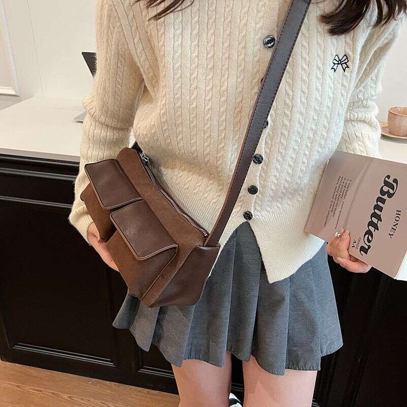 small crowd foreign style armpit French stick color contrast facial mask what suede shoulder messenger motorcycle bag