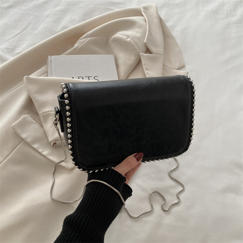 Free Delivery Designer Bag Small Square With Niche Design Shoulder Personalized Simple Women's 2025 Autumn And Winter New Fashionable Diagonal Cr