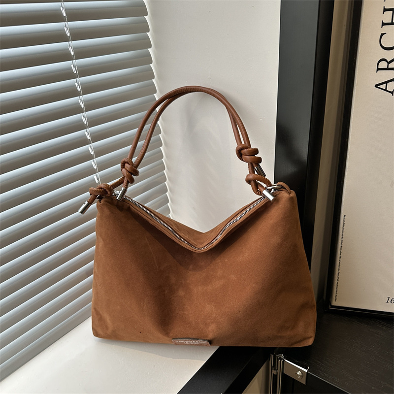Free Delivery Designer Bag Commuter Shoulder 2025 Winter New Versatile Ins Crossbody Popular This Year Niche Design Tote Luxury Bag