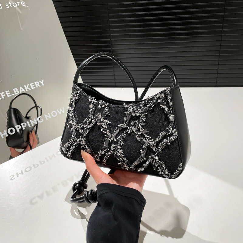 Large Capacity Tote New Luxury Bag Free Delivery Designer Bag Bag Women's 2025 New Handbag Niche And Stylish Texture Diamond Grid Commuting Singl
