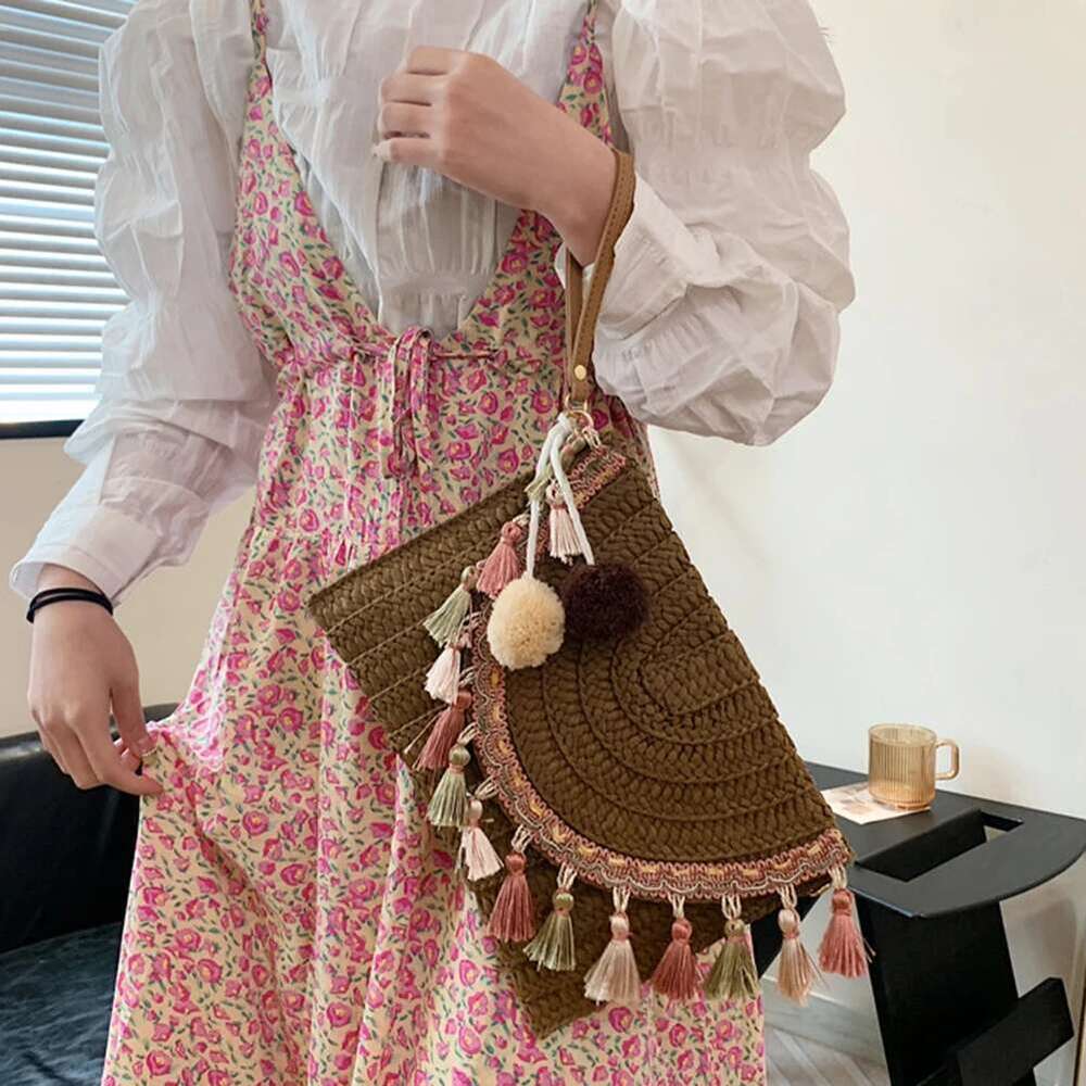 Retro Square Straw Wicker Envelope Tassels Wrist Pack Handbags 2023 Women Summer Woven Clutch Bag Beach Shoulder Bags