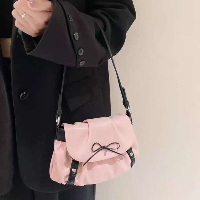 New free delivery designer bag 2025 summer pink bow women's crossbody bag sweet pleated cloud bag shoulder bag student casual small square bag