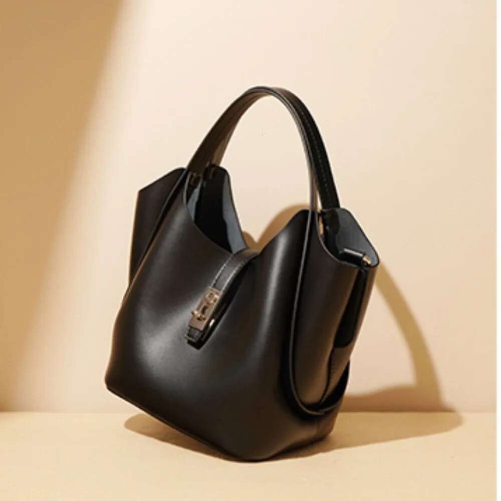 2025 New Moda Composite Bag Minority Handbags All-Match Latch Drawstring Shoulder Commuter Simple Casual Messenger Bags