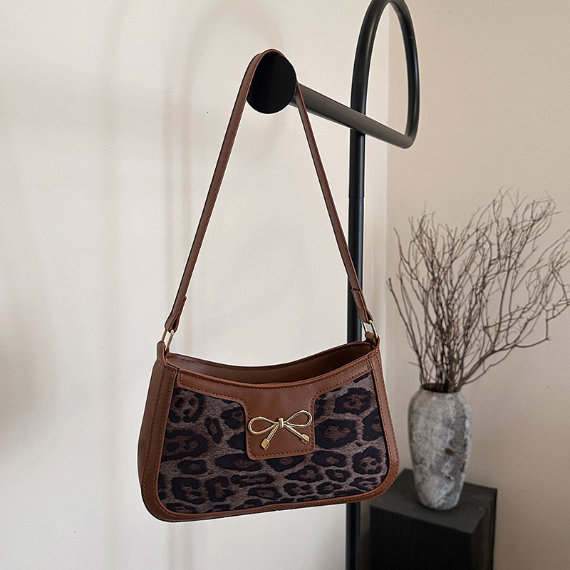 Free Delivery Designer Bag End Ladies' Large Capacity Women's New Model 2025 Niche Design Casual Commuting Winter Shoulder Luxury Bag