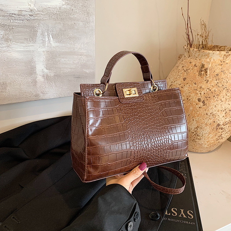 Free Delivery Designer Bag Winter Commuting Niche Design Hand For Women 2025 New Trendy And Fashionable Shoulder Stylish Crossbody Luxury Bag