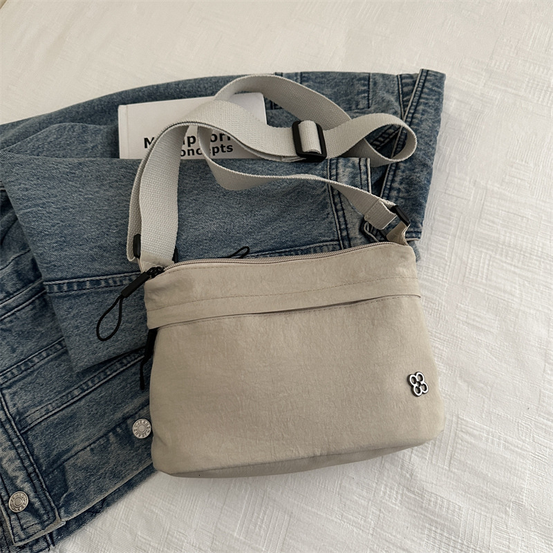 Free Delivery Designer Bag 2025 Simple Large Capacity Korean Single Cross Shoulder Women's Fashion Bag Winter Versatile Leisure Luxury Bag