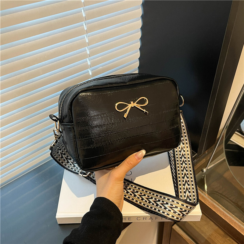 Small Niche Design Simple Armpit Handbag 2025 New Korean Version New Free Delivery Designer Bag Trendy And Fashionable Shoulder Bag Beautiful Small Lu