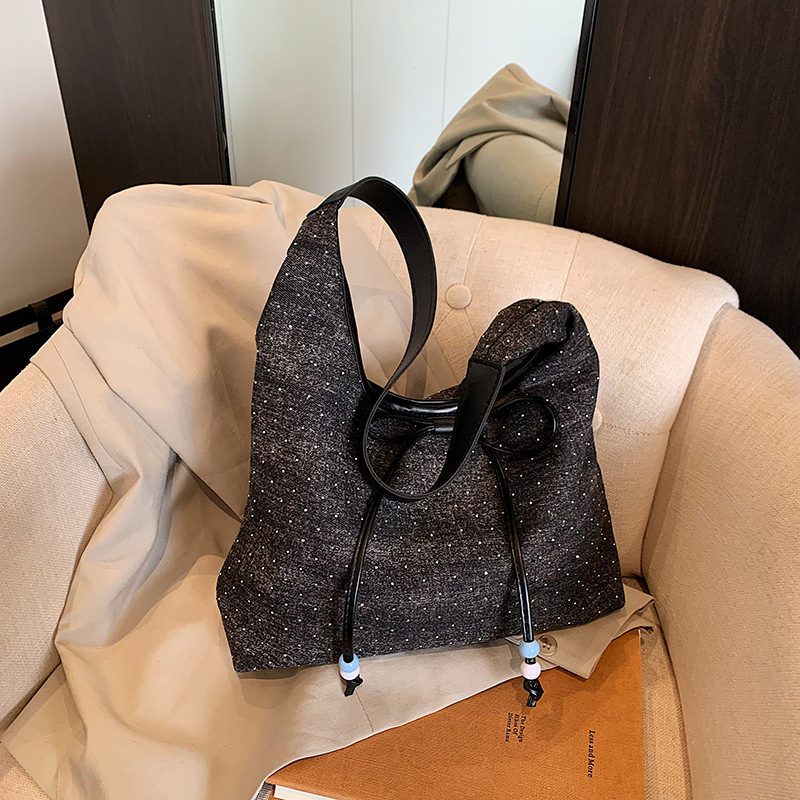 Trendy New Luxury Bag Fashion New Free Delivery Designer Bag Casual Armpit Tote Versatile Commuting Lightweight Shoulder Bag Temperament Highend Blue