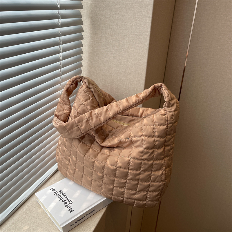 Space Down New Free Delivery Designer Bag Bag With Pleats And Large Capacity New Winter Cotton Clothing Luxury Bag Material Student Crossbody Bag One 