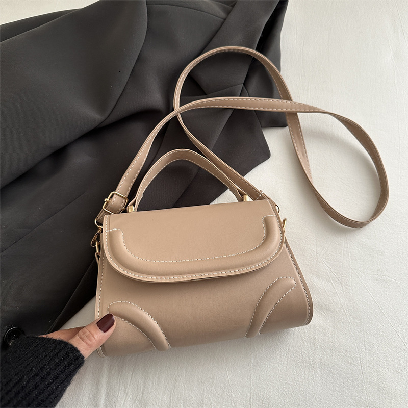 Free Delivery Designer Bag Hand Women's 2025 Autumn And Winter New Fashion Versatile Simple Small Square Ins Crossbody Popular This Year Luxury B