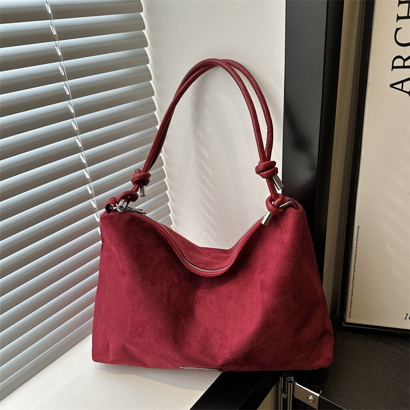 Free Delivery Designer Bag Commuter Shoulder 2025 Winter New Versatile Ins Crossbody Popular This Year Niche Design Tote Luxury Bag
