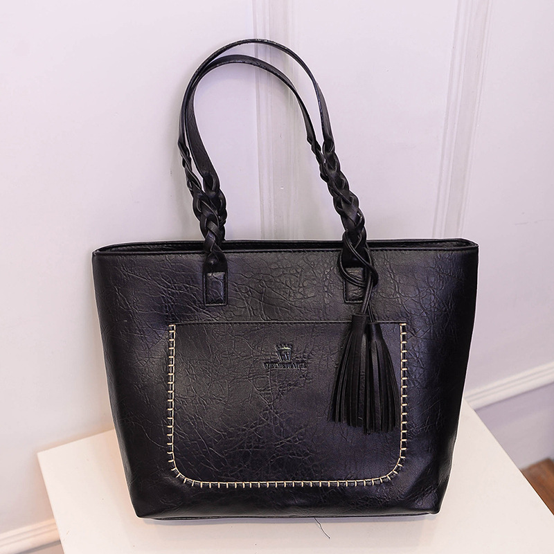 Top quality Brand High Quality fashion tassel pendant portable shoulder solid color woven Fried Dough Twists leather bag New Free Delivery Designer Ba