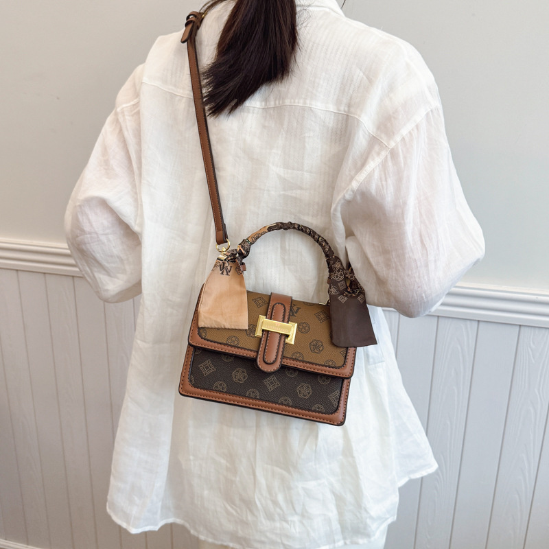 Designer free shipping 2025 new style fashionable temperament high-end texture hand-held single shoulder diagonal cross bag for women