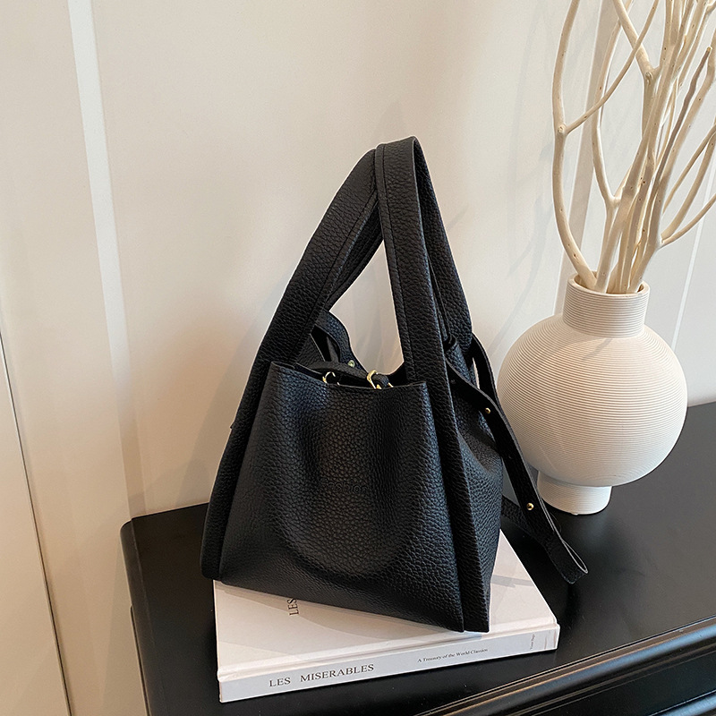 Office Worker Tote Book Daily Necessities Accessory Portable Large Capacity Simple New Free Delivery Designer Bag Korean Version Commuting Bag Luxury 