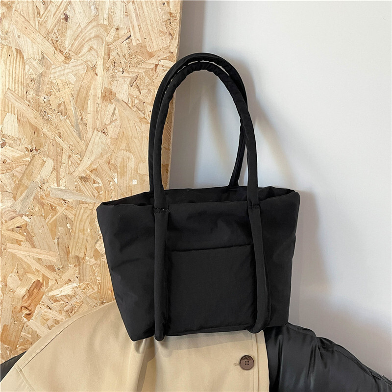 Free Delivery Designer Bag Autumn Winter Women's Shoulder Large Capacity Polyester Niche Design Commuting Versatile And Fashionable 2025 Tote For