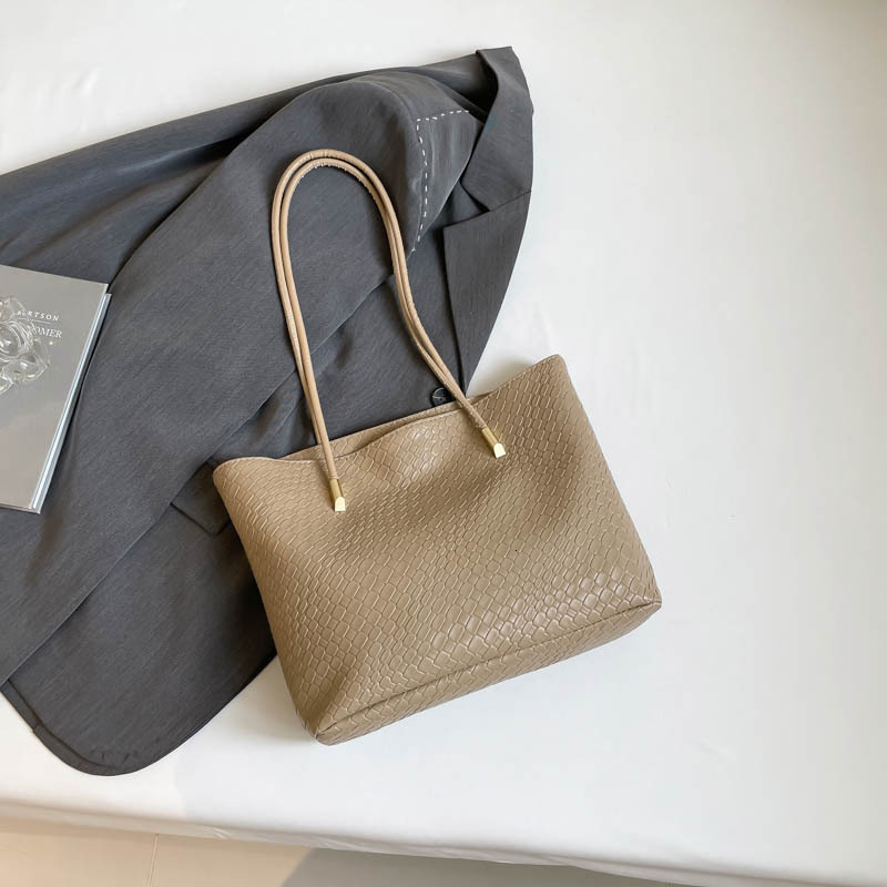 New Free Delivery Designer Bag 2025 New Style Work Commuting Luxury Bag Large Capacity Women's Shoulder Bag Handbag Luxury And Versatile