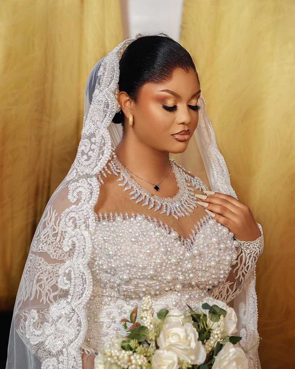 Vintage O Neck Mermaid Wedding Dress Luxury Long Sleeve Lace Bridal Dress Beads Pearls Floor Length Customized vestidos de novia