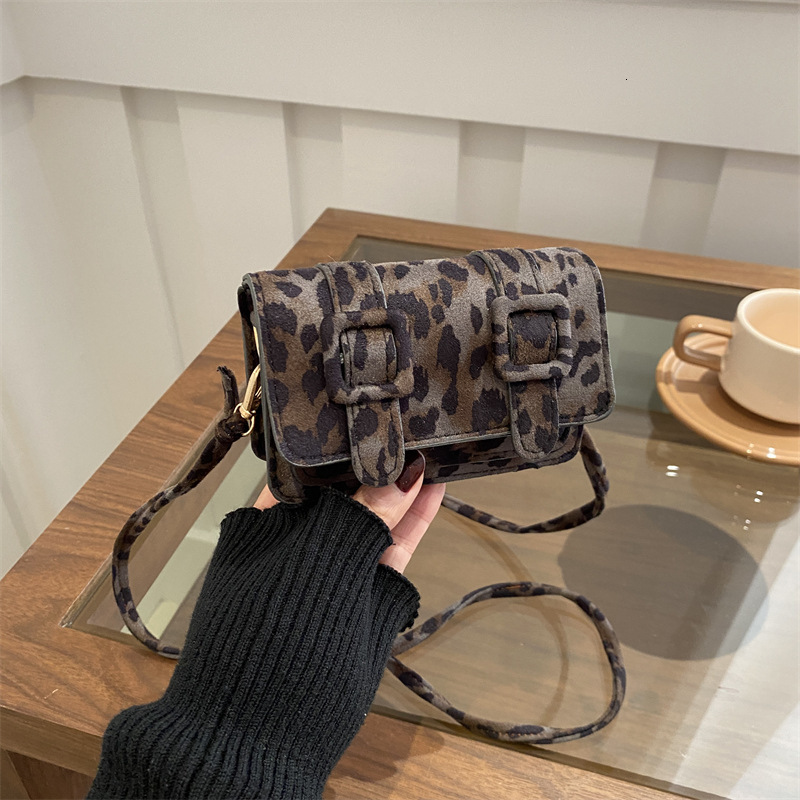 Free Delivery Designer Bag 2025 New Leopard Print Ultra Mini Small Square For Girls Crossbody Red Envelope Women's Winter Versatile Luxury Bag