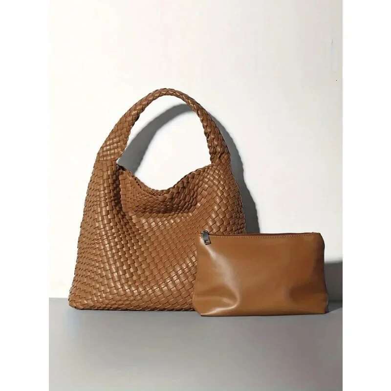 New fashionable with niche design woven handbag bucket single shoulder armpit bag, simple retro style bag