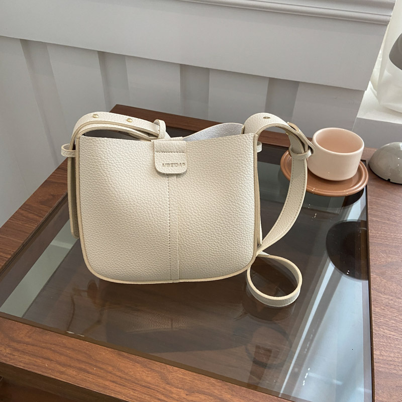 New Women's High Quality Texture Bucket Bag New Multi functional Shoulder Bag Fashionable and Casual Trendy Women's Shoulder Bag Solid Color