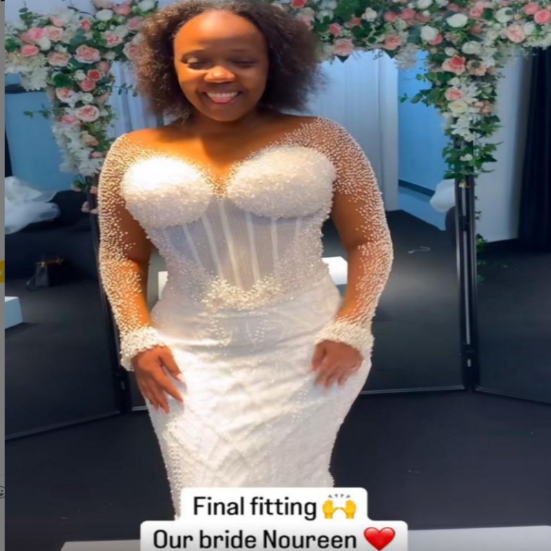 2025 Aso Ebi Plus Size Ivory Wedding Dress Beaded Pearls Beaded Sequined Detachable Train Sparkly Vintage Bridal Gowns Dresses ZJ0657