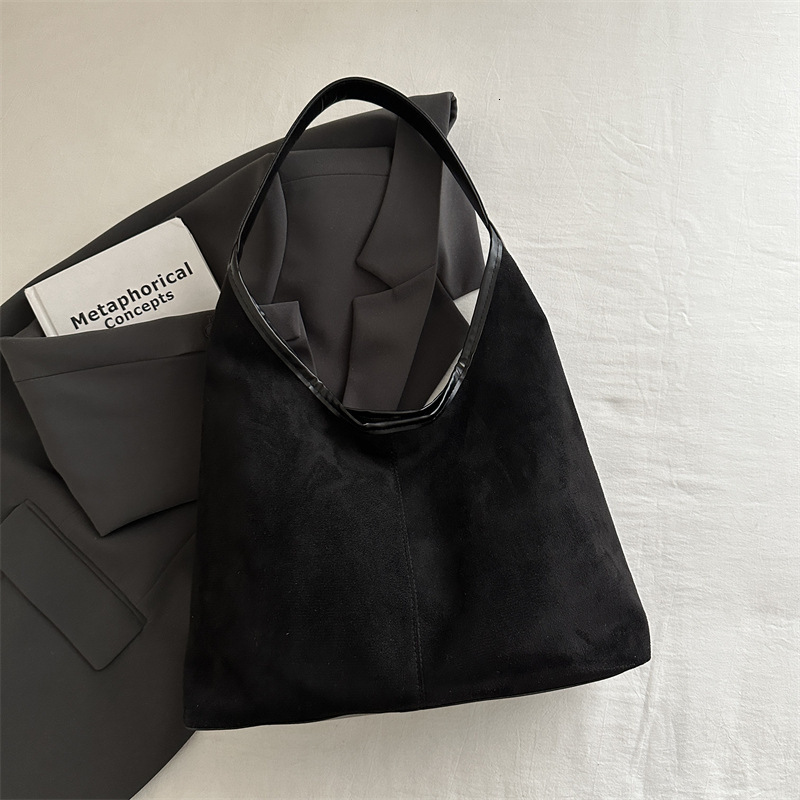 Free Delivery Designer Bag 2025 Autumn/winter Personalized Commuter Shoulder Large Capacity Fashionable Simple Leisure Underarm Tote Bag Luxury Bag