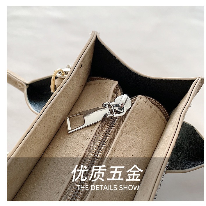 Top brand high-quality new products free delivery designer bags rivets winter killers fashionable handheld women's shoulder bags slanted small sq