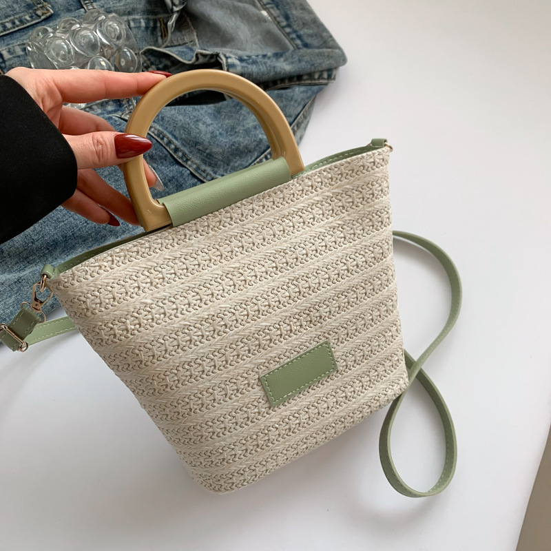 Super Popular Women's New Luxury Bag New Free Delivery Designer Bag Woven Contrasting Color Simple And Atmospheric Shoulder Texture Commuting Buc