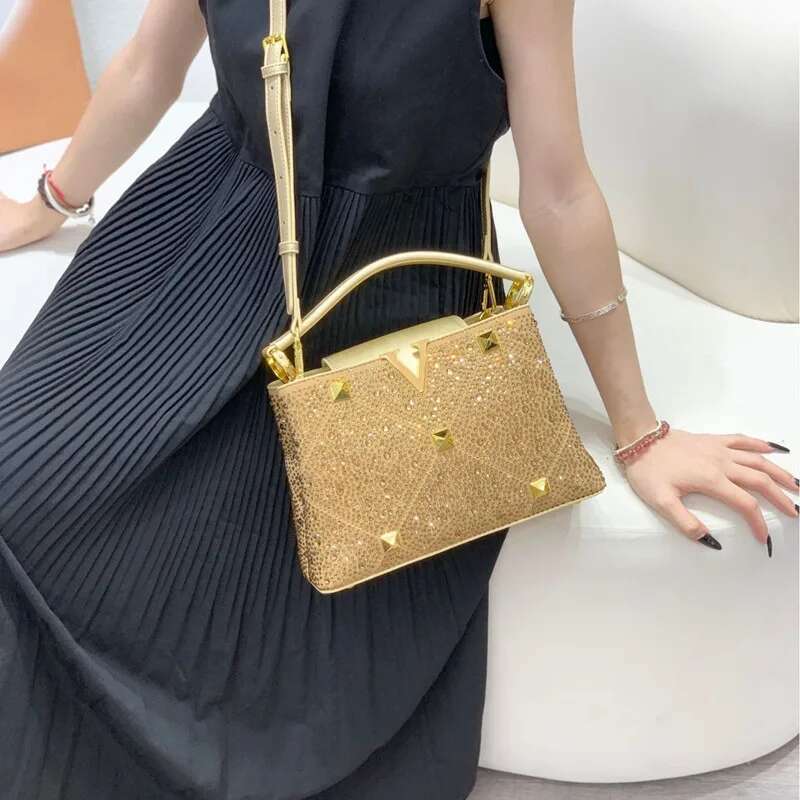 2024 Fashion New Desgin Dias Women's Handbags Ladies Leather Rivets Shoulder Crossbody Bag Evening Party Shell Bags