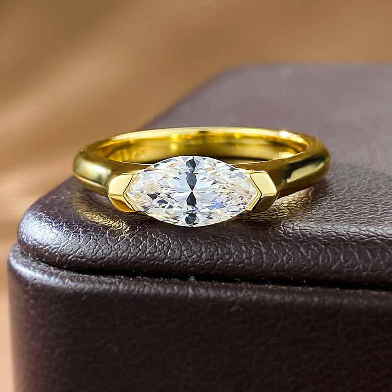 2025 Ins Top Sell Wedding Rings Luxury Jewelry Genuine 100% 925 Sterling Silver Marquise Cut Lab Moissanite Diamond Gemstones Party 18K Gold Women Rin