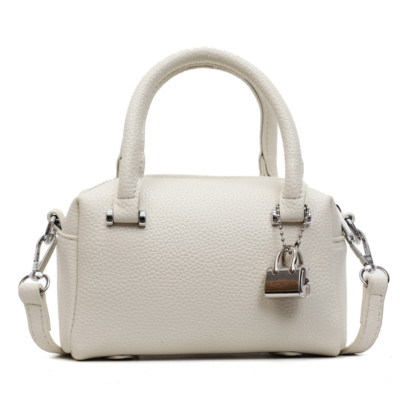 Advanced Western style Light Luxury Handheld Pillow for Women 2025 New Fashionable and Versatile Exquisite Super Hot Single Shoulder Crossbody Bag