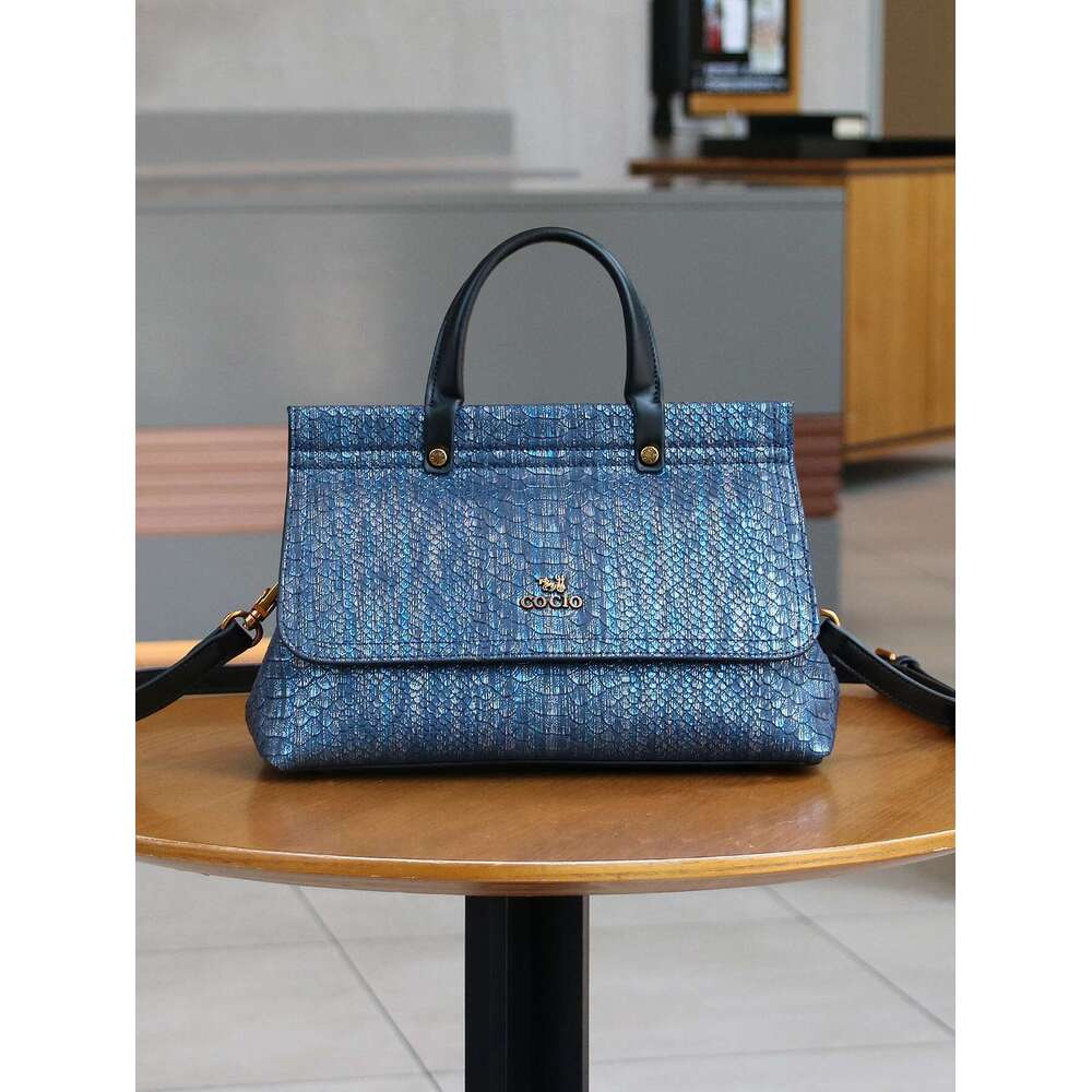 2025 New Retro Commuter Snake-Shaped Handbag Advanced Texture Temperament Fashion Shoulder Slung Small Square Bag Simple