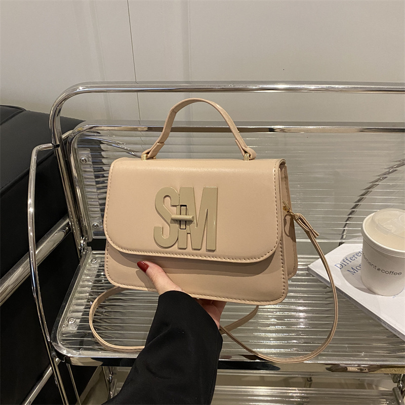 Advanced New Solid Color Simple And Elegant Small Square Large Capacity Casual Handbag New Free Delivery Designer Bag Commuter Crossbody Bag Luxury Ba
