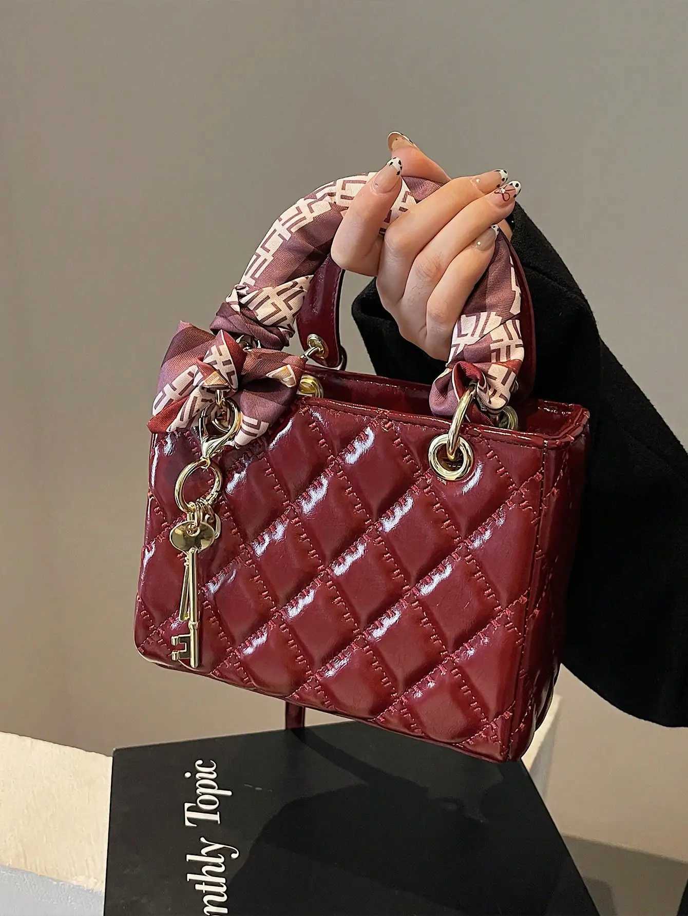 Small And Niche High-End Lurxury Handbag For Wen 2024 Fiable New Diamd Grid Handbag Single Shoder Crossbody Bag Z250516