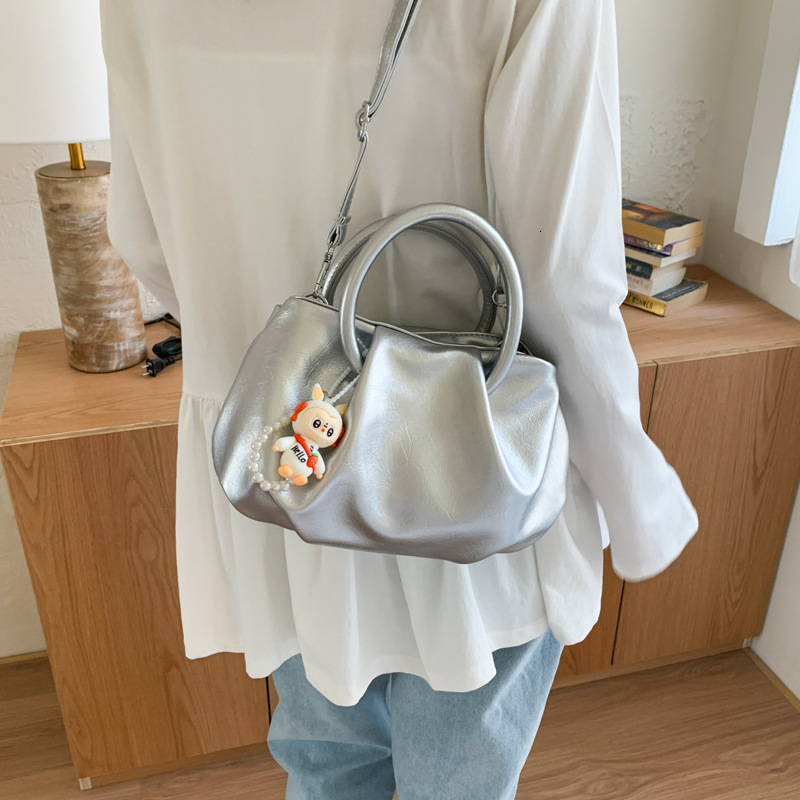 High end fashion pleated handbag 2025 new simple casual shoulder Korean version temperament crossbody bag for women