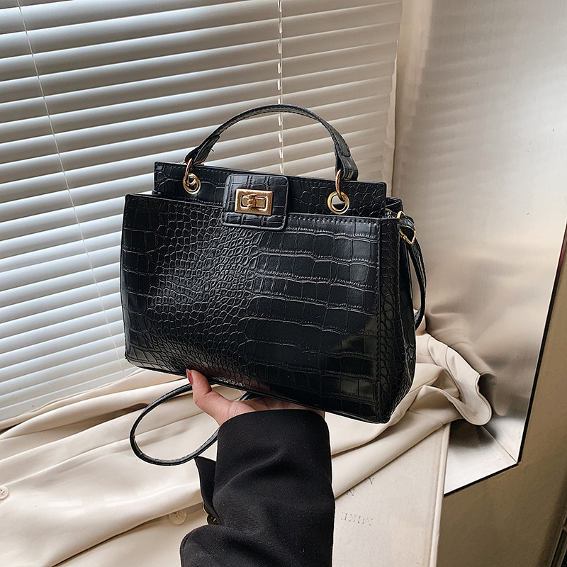 Free Delivery Designer Bag Winter Commuting Niche Design Hand For Women 2025 New Trendy And Fashionable Shoulder Stylish Crossbody Luxury Bag