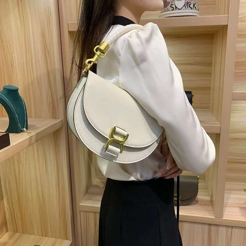 New Saddle Flip Hand Crossbody Small 2025 High-Quality Light Shell Bag Women