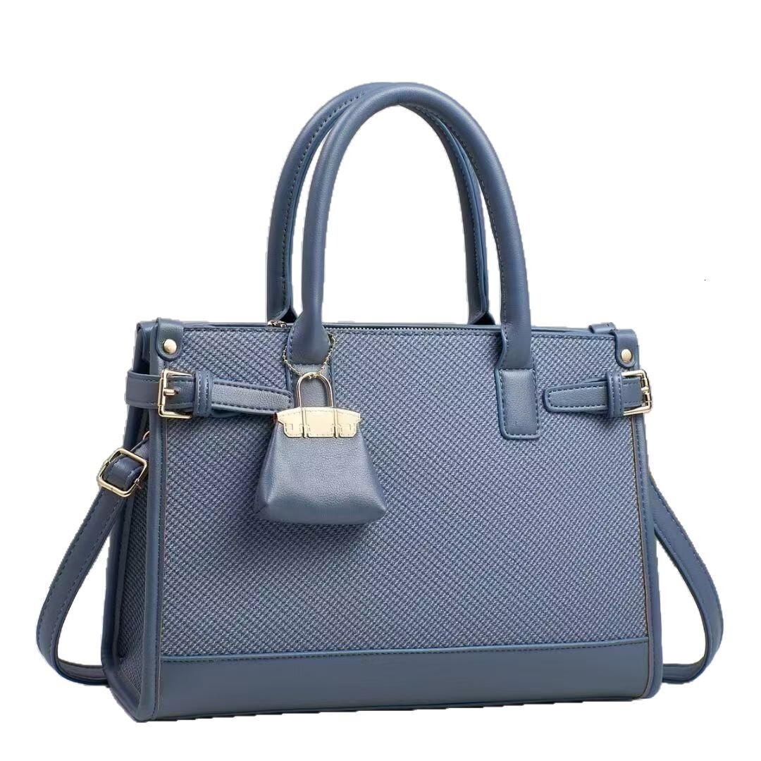 New Fashionable Handbag Large Capacity Atmospheric Women's Commuter Bag Solid Color Exquisite Designer Single Shoulder Crossbody Bag Birthday Mom