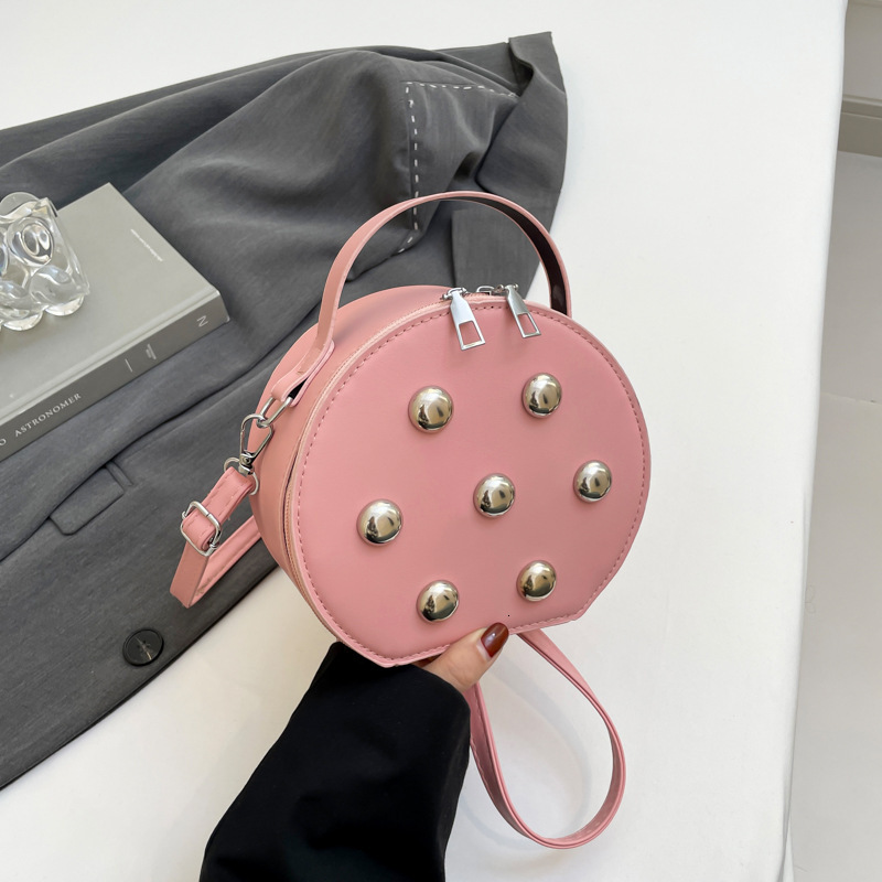 Women's Personality Rivet New Free Delivery Designer Bag 2025 New Korean Version Luxury Bag Fashionable Niche Design Versatile Exquisite Crossbod