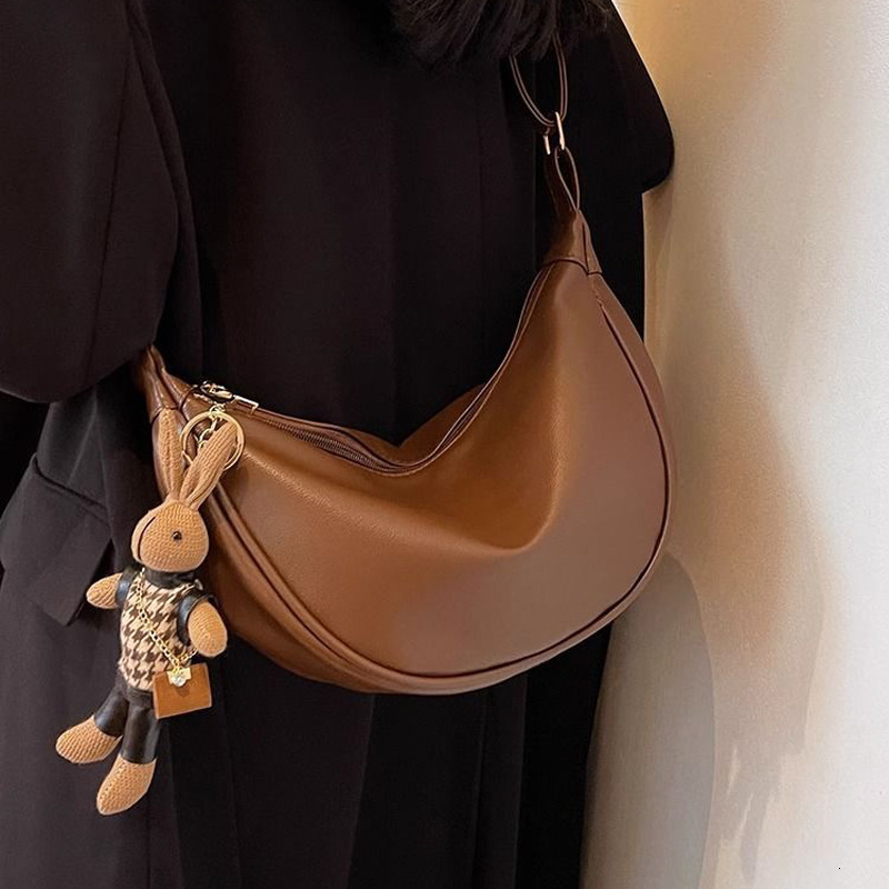 New Chinese style women's 2025 new summer style multifunctional crossbody bag designed by fashionable and highly popular hand-held bucket bag des