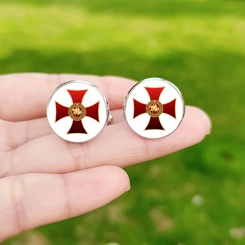 Retro Knights Templar Cufflinks High Quality Glass Dome Red Cross Masonic Pattern Exquisite Mens Cuff Links Buttons 250515