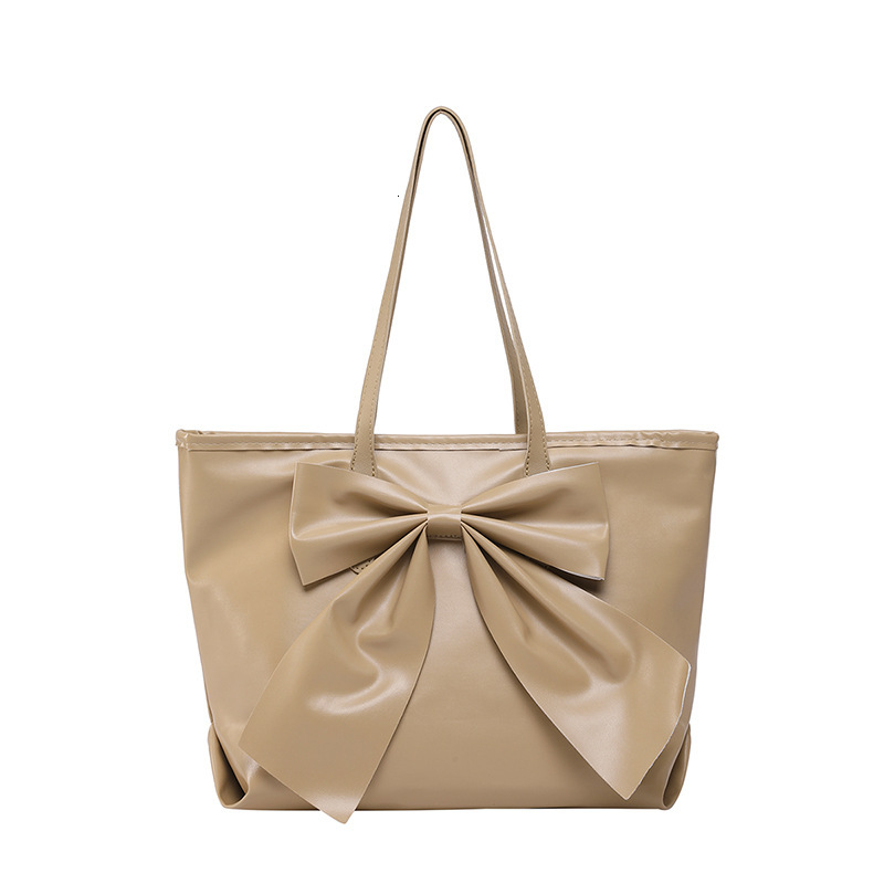 Bow Shaped Large Capacity Tote Luxury Bag New Free Delivery Designer Bag Bag For Women New Niche Highend Soft Face Commuting Handbag Shoulder Bag Crea