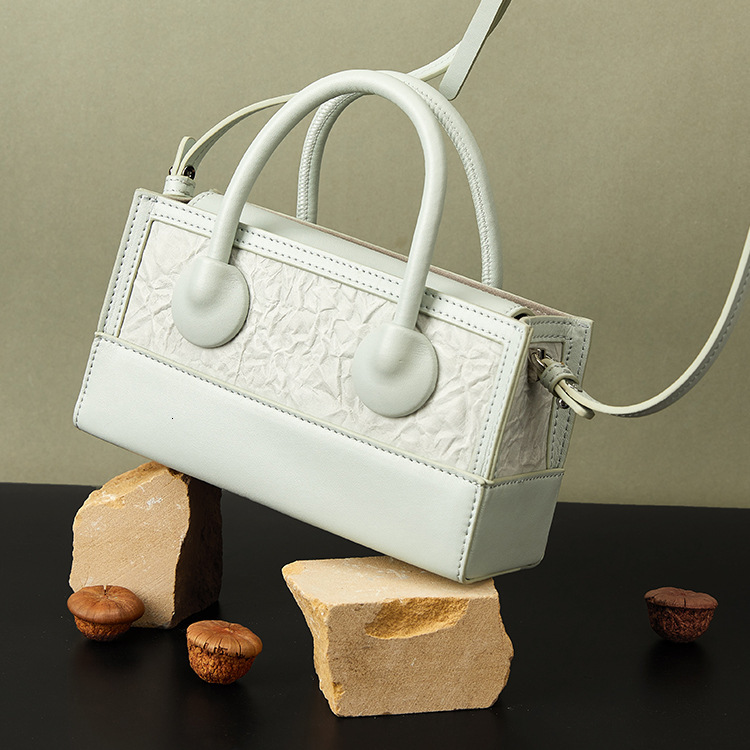High quality brand, brand new, free delivery design bag, niche design candy color box, handheld shoulder crossbody bag, mobile chain bag