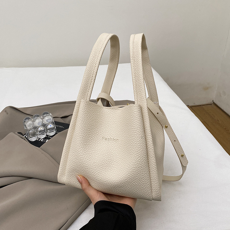 Office Worker Tote Book Daily Necessities Accessory Portable Large Capacity Simple New Free Delivery Designer Bag Korean Version Commuting Bag Luxury 
